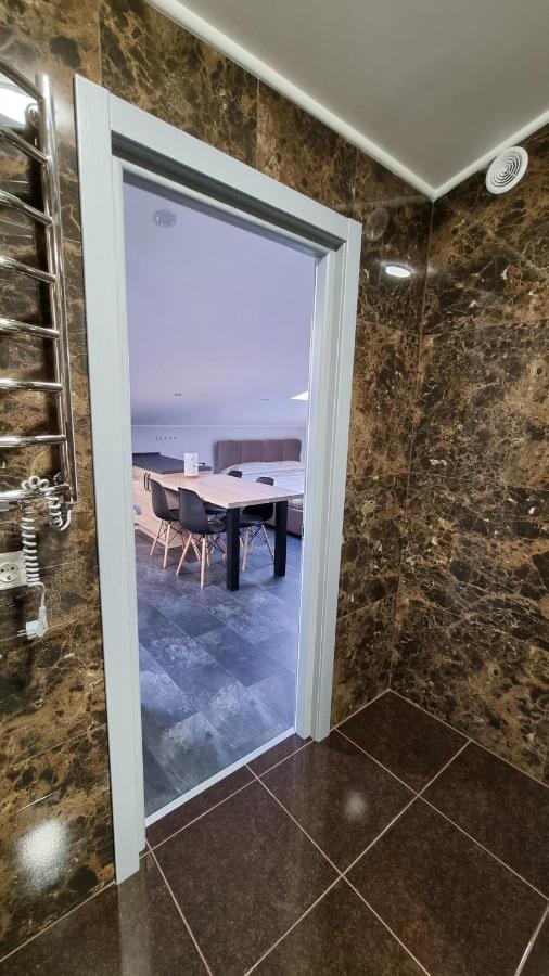 Ferienwohnung Mansarda Kamjanez-Podilskyj Exterior foto