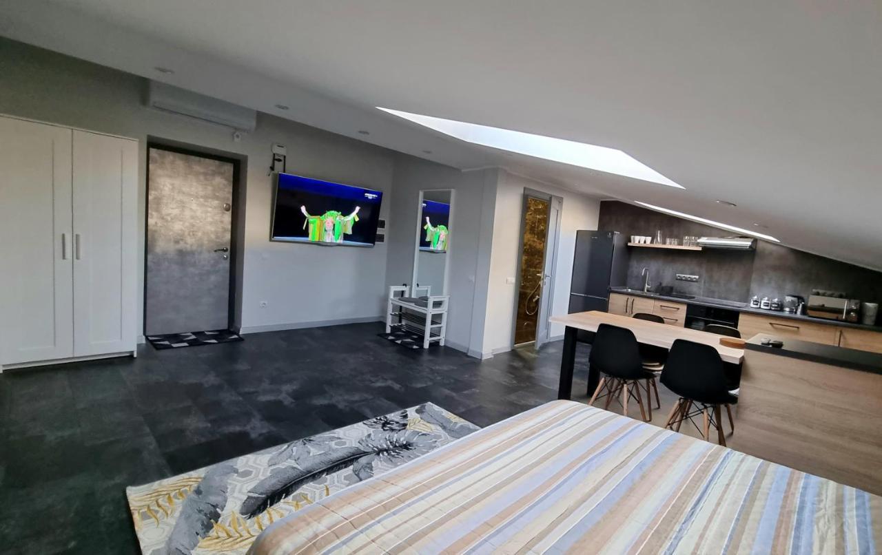 Ferienwohnung Mansarda Kamjanez-Podilskyj Exterior foto